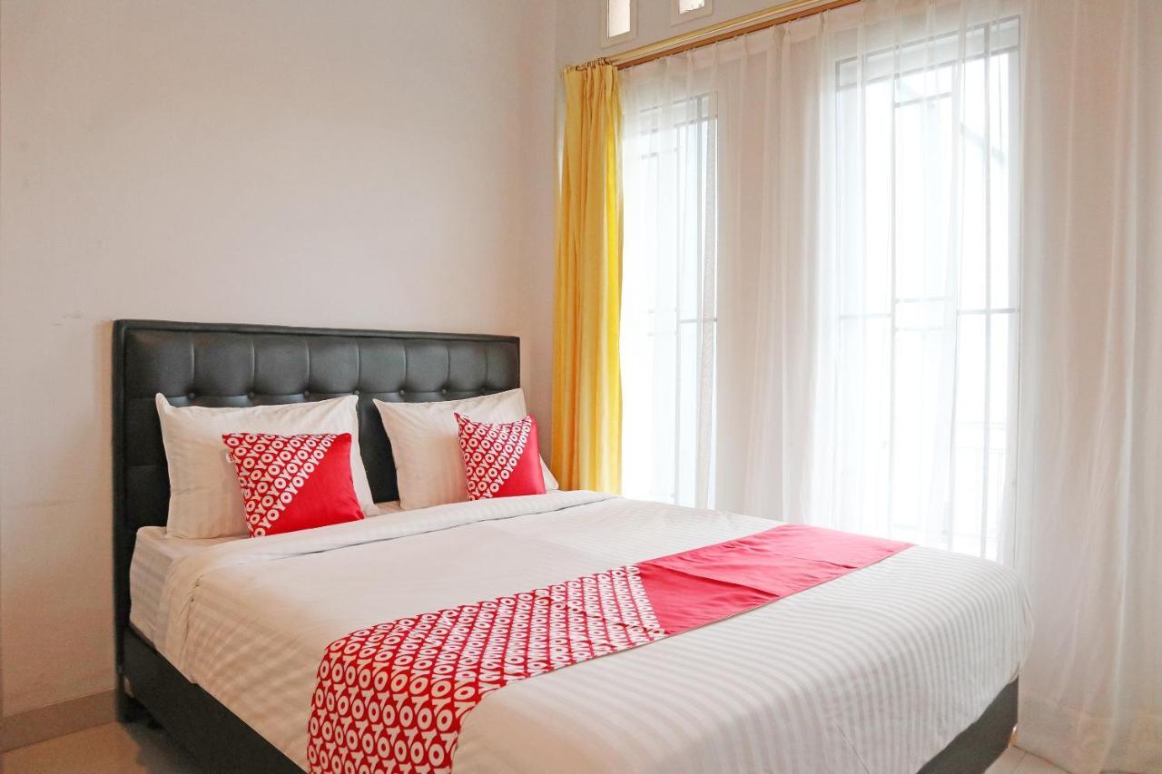 โอโย 1649 กรียา ลาวินซา Hotel ปาดัง ภายนอก รูปภาพ