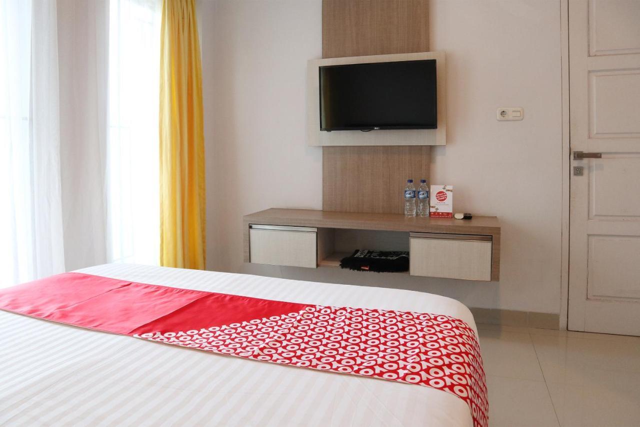 โอโย 1649 กรียา ลาวินซา Hotel ปาดัง ภายนอก รูปภาพ