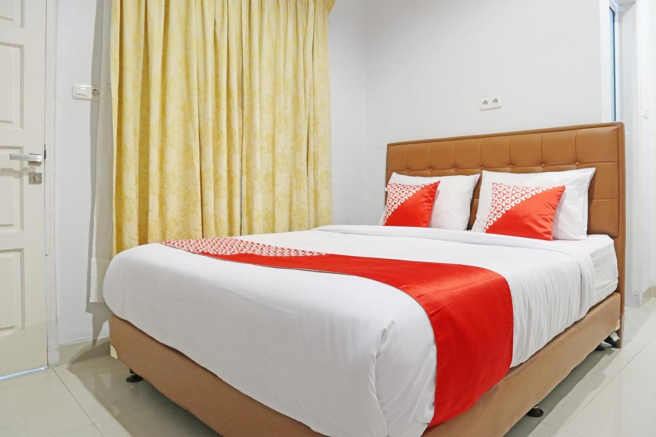 โอโย 1649 กรียา ลาวินซา Hotel ปาดัง ภายนอก รูปภาพ